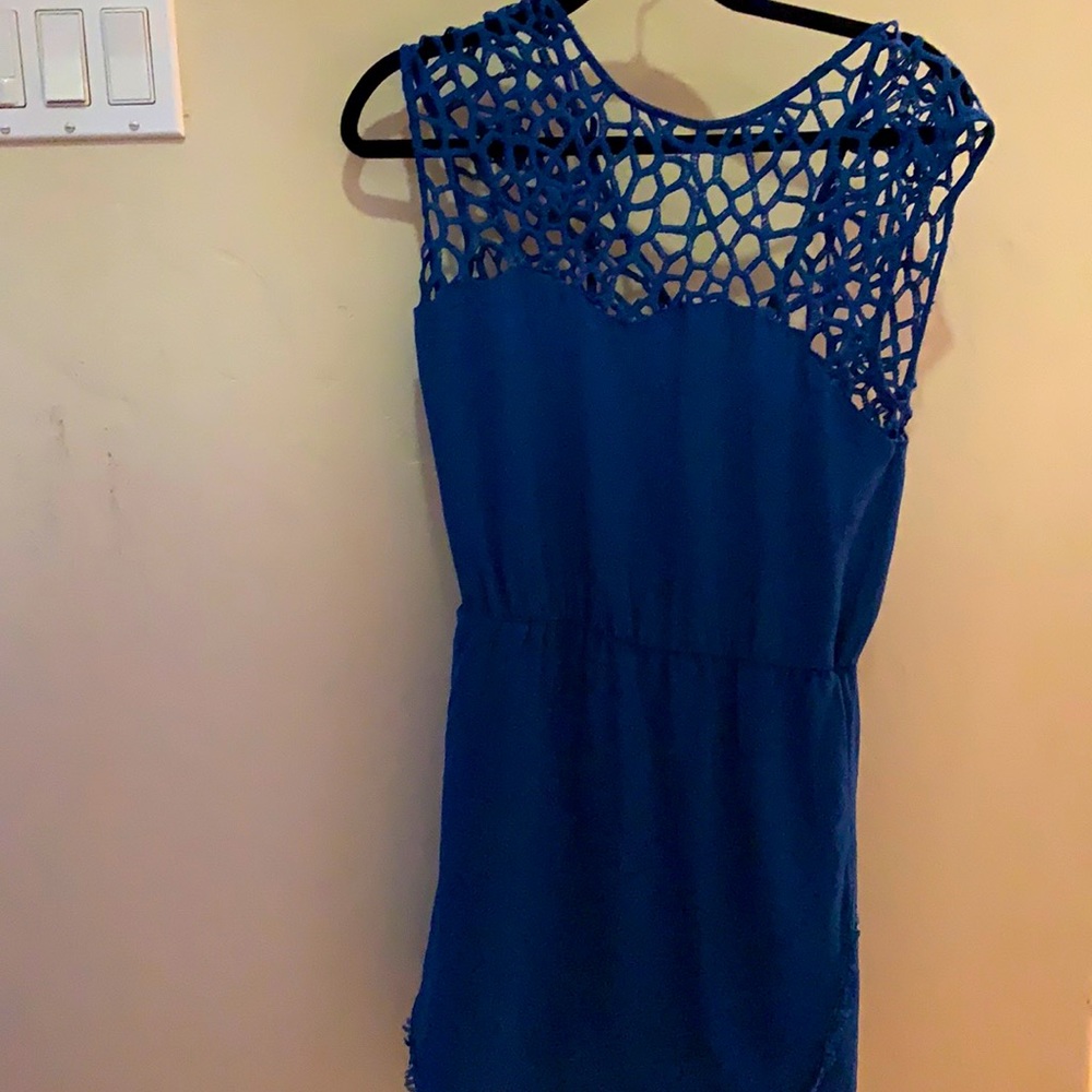 Short blue dress